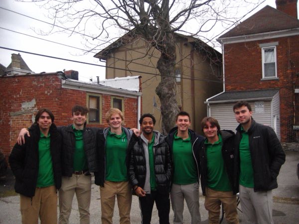 Team in green